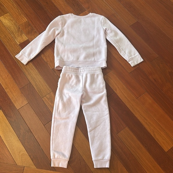 Girls purple Stitch holiday set. Top is a 7 and bottom’s are a 6. - Picture 5 of 5